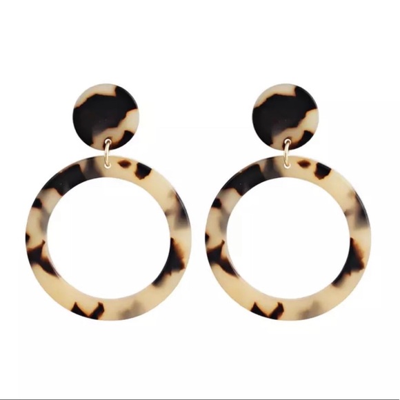 HOST PICK 💕 3 for $27 ❤️ Tortoise drop earrings - Picture 2 of 2